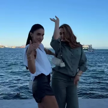 Adelina Pestrițu și Iulia Vântur, întâlnire neașteptată în Istanbul. Cum s-au afișat cele două pe malurile Bosforului