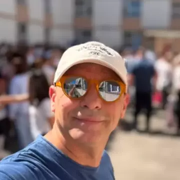 Dan Negru, mesaj în prima zi de școală a copiilor lui: „Au trecut 40 de ani și careul e tot așa!”