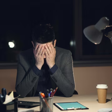 77,4% dintre angajatori recunosc că starea de bine a angajaților a fost afectată de schimbările prin care a trecut compania anul acesta