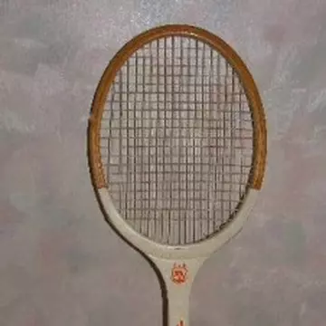 Rachetele de tenis Neptun, de la Reghin