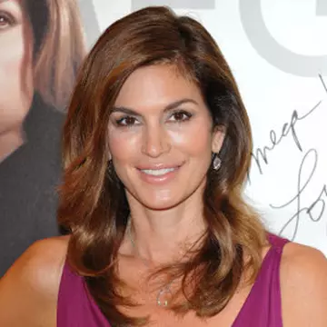 Ce mai face Cindy Crawford?