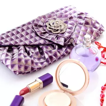 Ce cosmetice are in geanta doamna manager