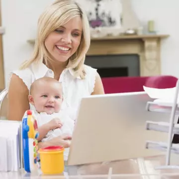 Mamă cu jumătate de normă