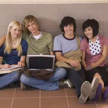 Anii de liceu trec, prietenii raman?