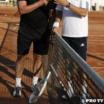 Eric Braeden şi Ilie Năstase pe terenul de tenis