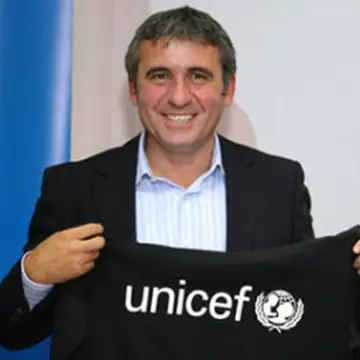 Hagi, ambasadorul - poliglot