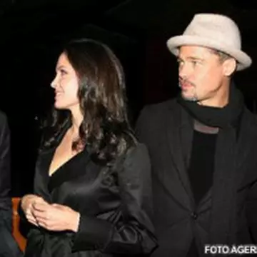 Angelina Jolie a strălucit pe covorul roşu