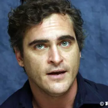 Joaquin Phoenix renunţă la actorie (video)