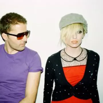 The Ting Tings cântă la B'ESTFEST (video)