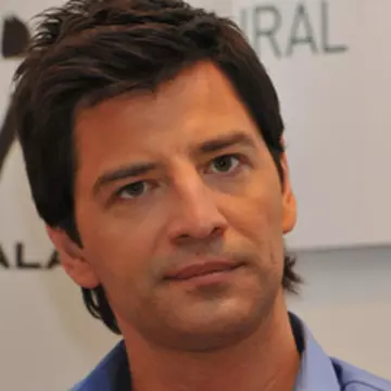 Cel mai sexy bărbat grec cântă la Eurovision (video)