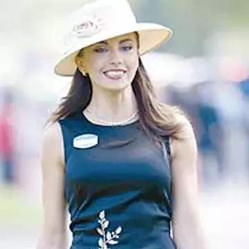 Ce elegantă e Cheeky Gabriela!