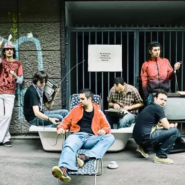 El Negro aduce reggae pe stradă