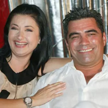 Gabriela Cristea face afaceri cu soţul la Lyon