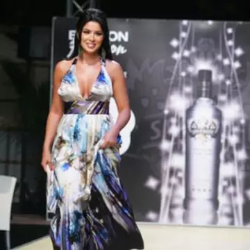 Simona Pătruleasa, vedeta Laurei Lazăr 