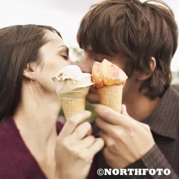 Ce trebuie să eviţi la prima întâlnire