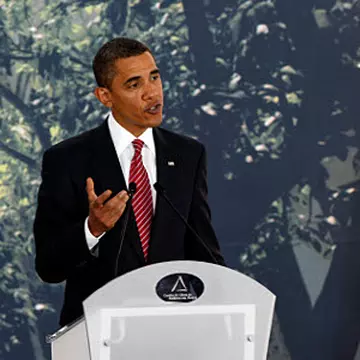 Meteo cu Obama, Angelina Jolie şi Dr. House 