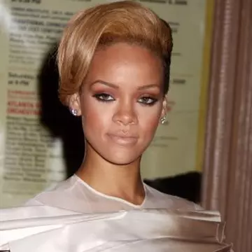 Rihanna este Femeia Anului 2009