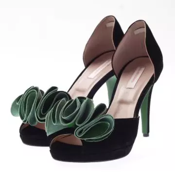 Povestea pantofilor pe comandă