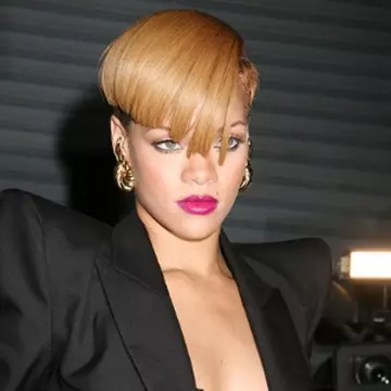 Rihanna, atrasă de Megan Fox