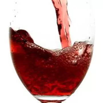 Alcoolul şi apa de gură vinovate pentru cancerul oral