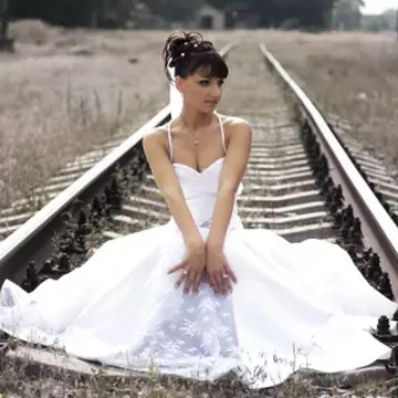 Căsătoria, o povară pentru femei