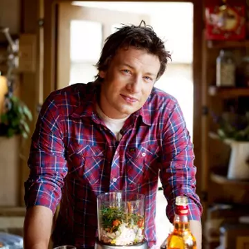Interviu exclusiv Jamie Oliver - "Femeile gătesc mai bine"