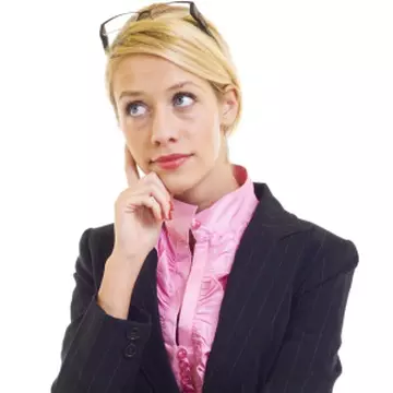 Serviciu din pasiune sau pentru bani?