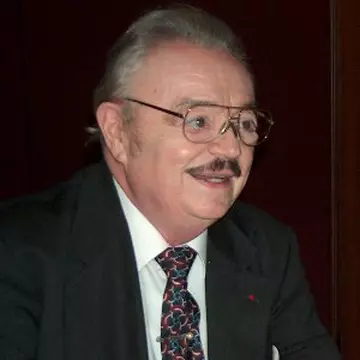Actorul Ion Lucian, internat de urgenţă