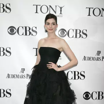 Anne Hathaway va anunţa nominalizările la Oscar 2010