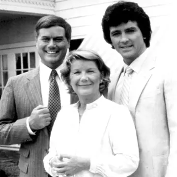 Cele mai urmărite seriale tv ale anilor '90