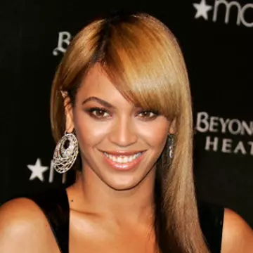 Beyonce, la un pas de un accident grav pe scenă
