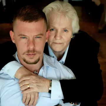 Viaţa lui Alexander McQueen în imagini