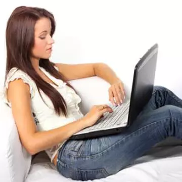 Dependenţa de internet, asociată cu depresia 