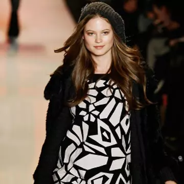 Cum să porţi rochia pulover