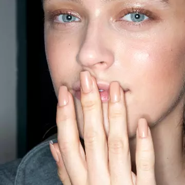 Tendinţe primăvară/vară 2010: lacuri de unghii