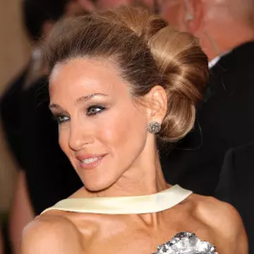 Ce fond de ten aleg vedetele