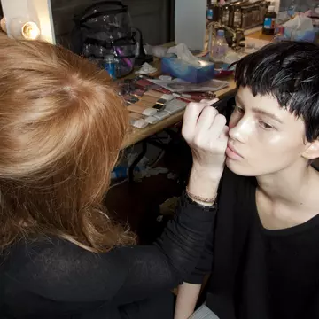 Tendinţe Make-up 2010 cu Mirela Vescan