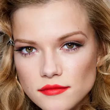 Tendinţe Make-up 2010 cu Mirela Vescan