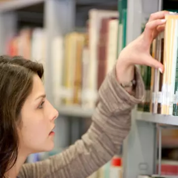 Cele mai noi cărţi româneşti 