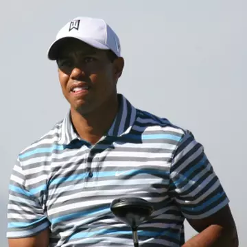Tiger Woods, soţul infidel, revine în golf