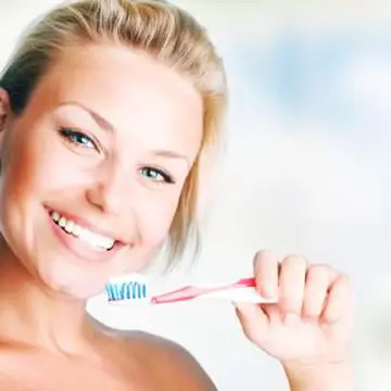 De ce mâncarea are gust rău după ce te speli pe dinţi