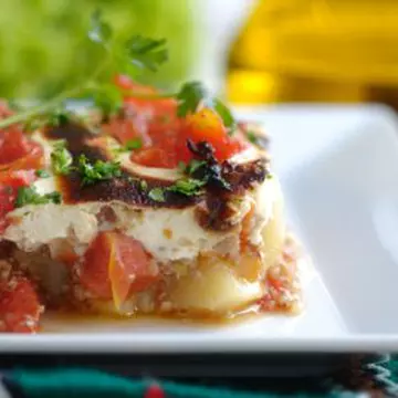 Meze, kafenio şi mousaka din Cipru