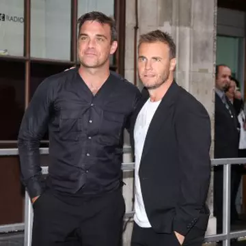 Robbie Williams şi Gary Barlow cântă împreună
