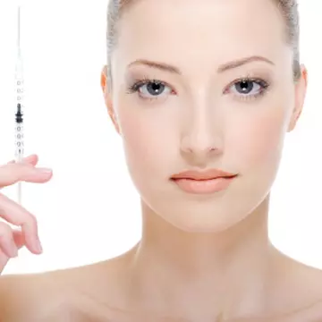 Injecţia cu colagen care măreşte punctul G