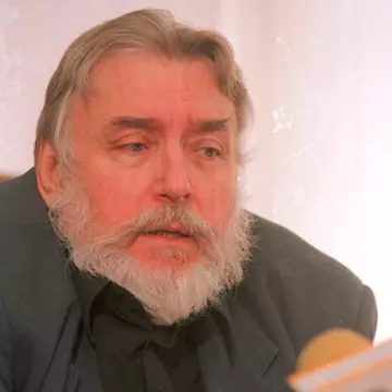 A murit Adrian Păunescu 