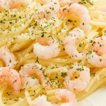 Creveţi Scampi cu paste şi pâine