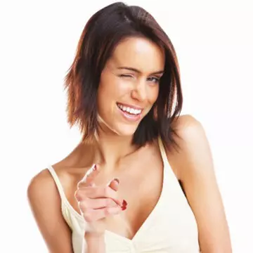 Tehnici de flirt prin limbajul trupului