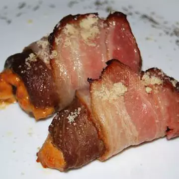 Rulouri de viţel în bacon