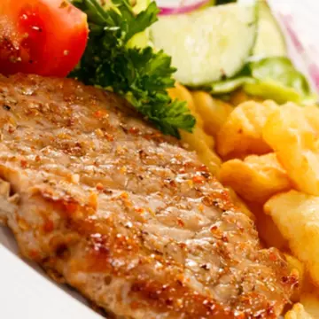 Grătar din cotlet de porc, marinat cu miere