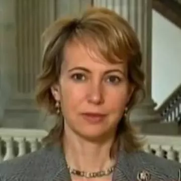 Cum a supravieţuit Gabrielle Giffords, împuşcată în cap